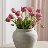 Luxuriöser, prachtvoller Tulpenstrauß – Hellviolett